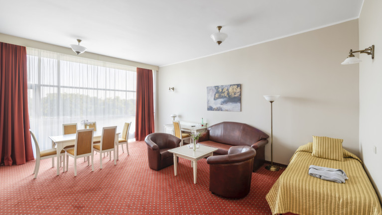 Family quadruple with kitchenette